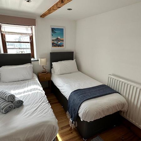 Sail Loft Lookout - Modern Harbourside Apartment With Character Features - 101 Penzance Exterior photo