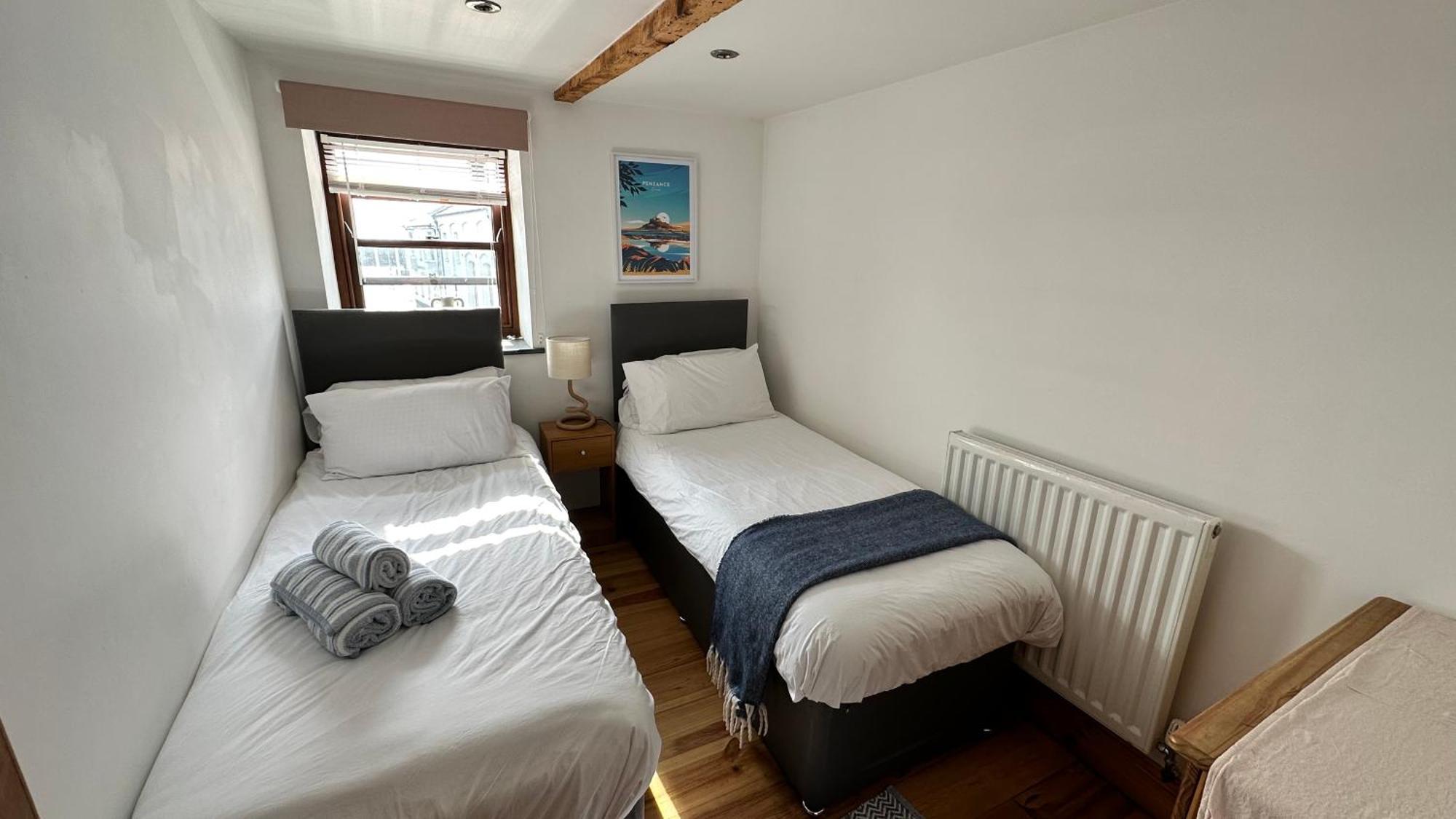 Sail Loft Lookout - Modern Harbourside Apartment With Character Features - 101 Penzance Exterior photo