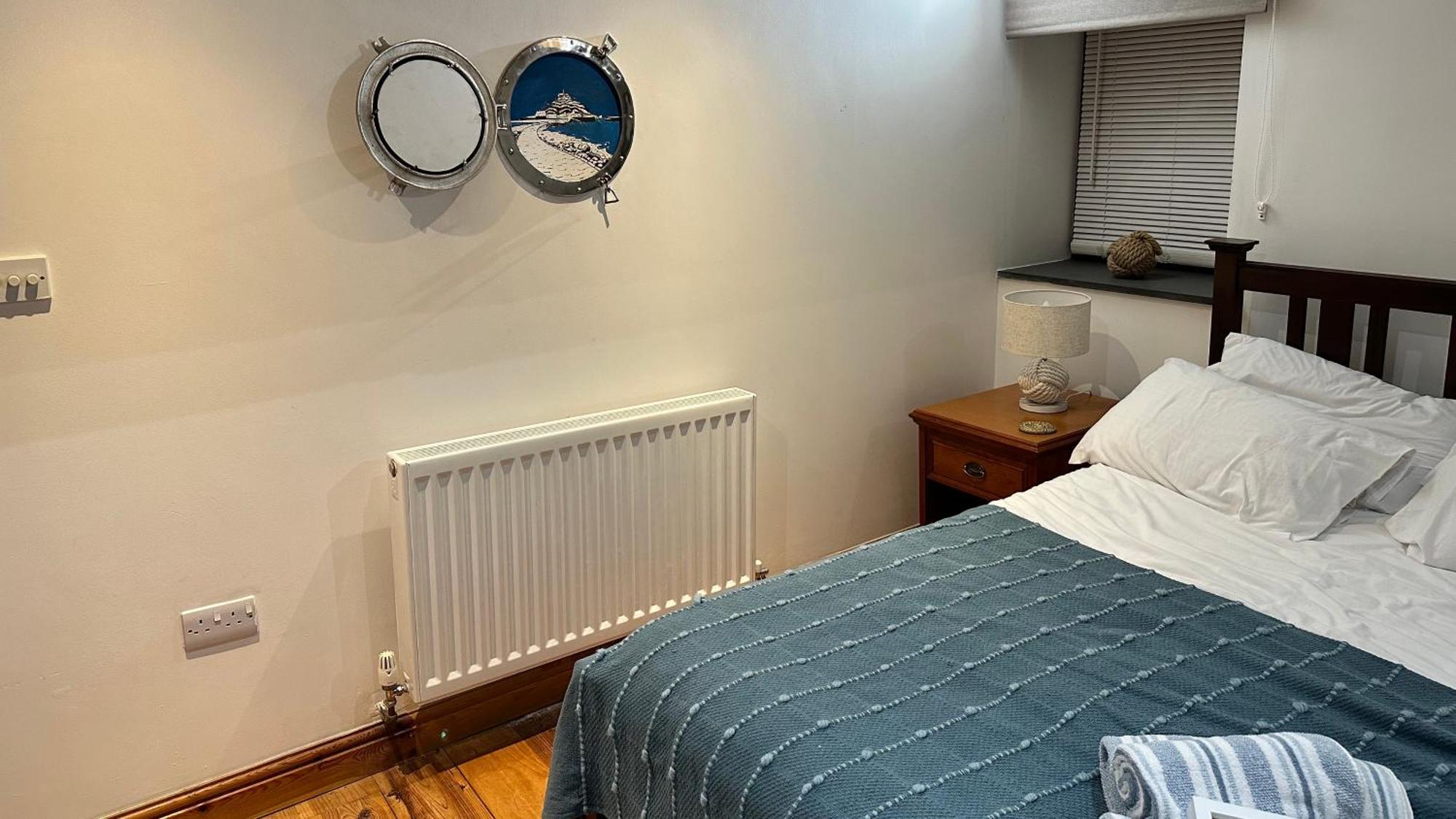 Sail Loft Lookout - Modern Harbourside Apartment With Character Features - 101 Penzance Exterior photo